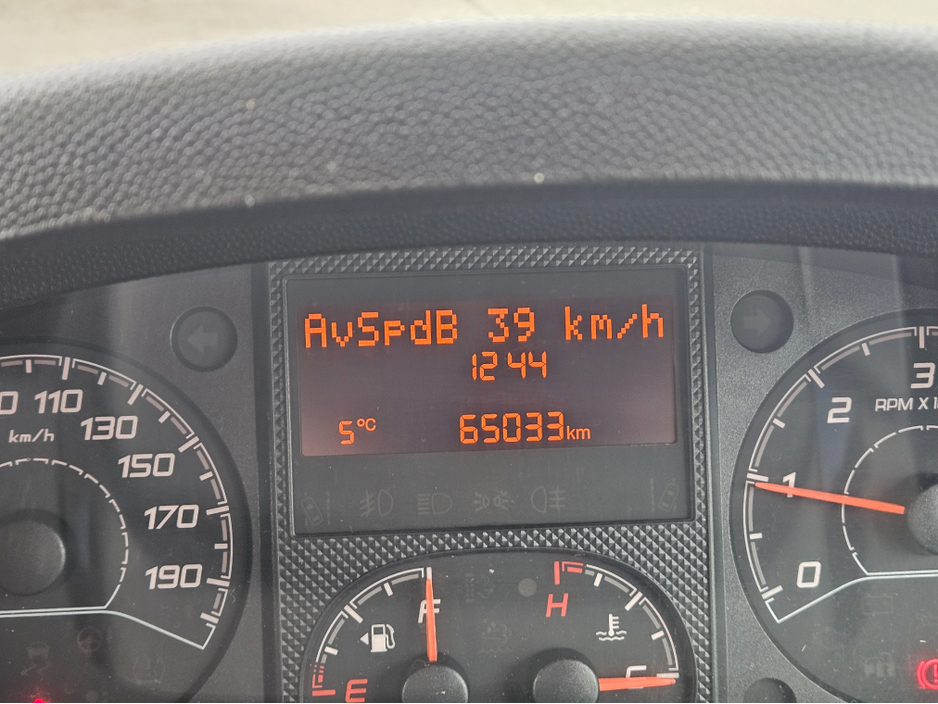 2022 Opel Movano - image 7