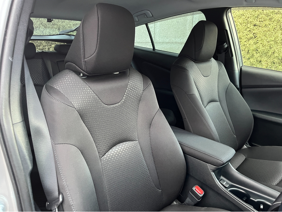 2021 Toyota Prius S 4WD AUTOMATIC HYBRID 1.8 PETROL //KEYLESS ENTRY//REVERSE CAMERA//ADAPTIVE CRUISE CONTROL// €19,950