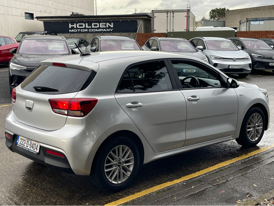 2022 Kia Rio - image 8