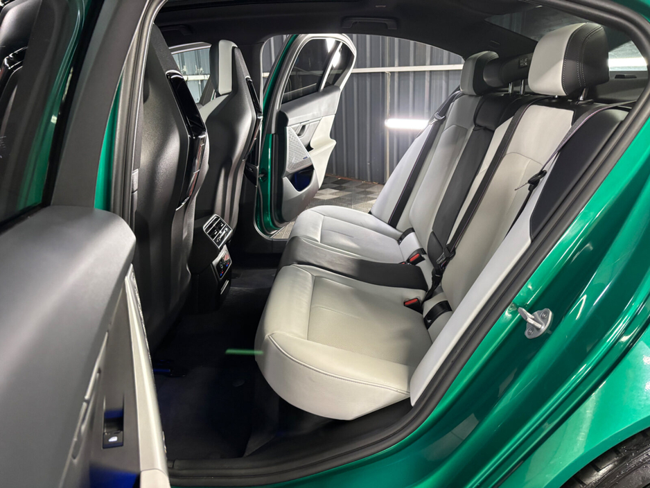 2025 BMW M5 - image 17