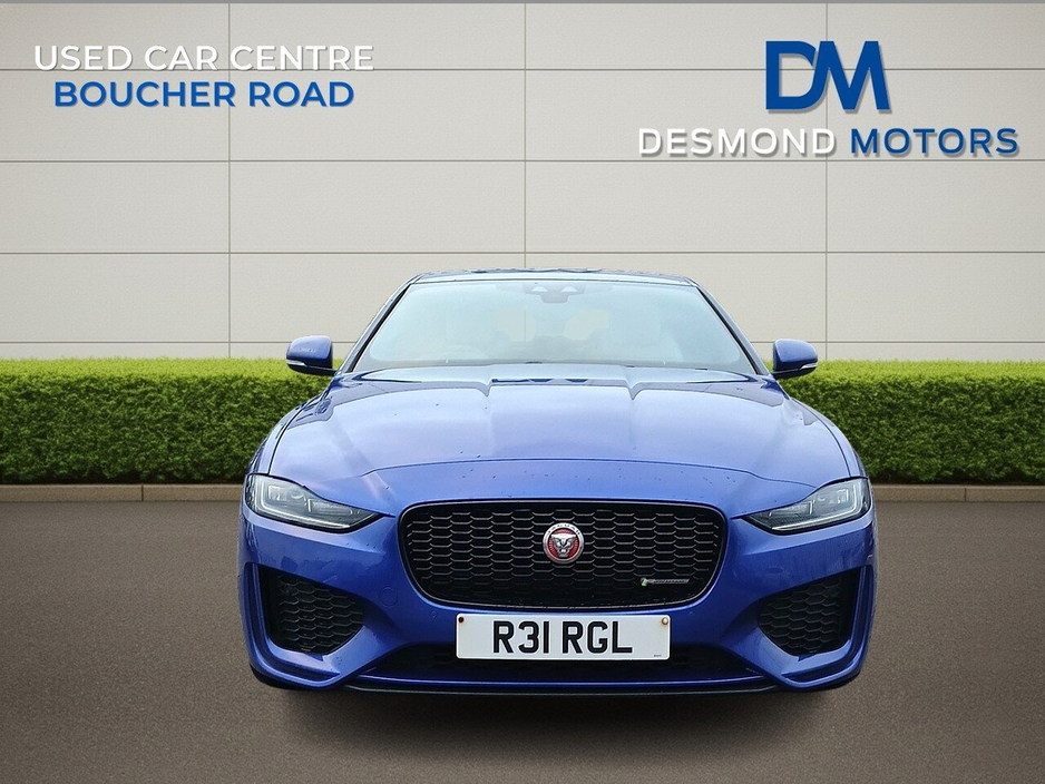 2019 Jaguar XE - image 7