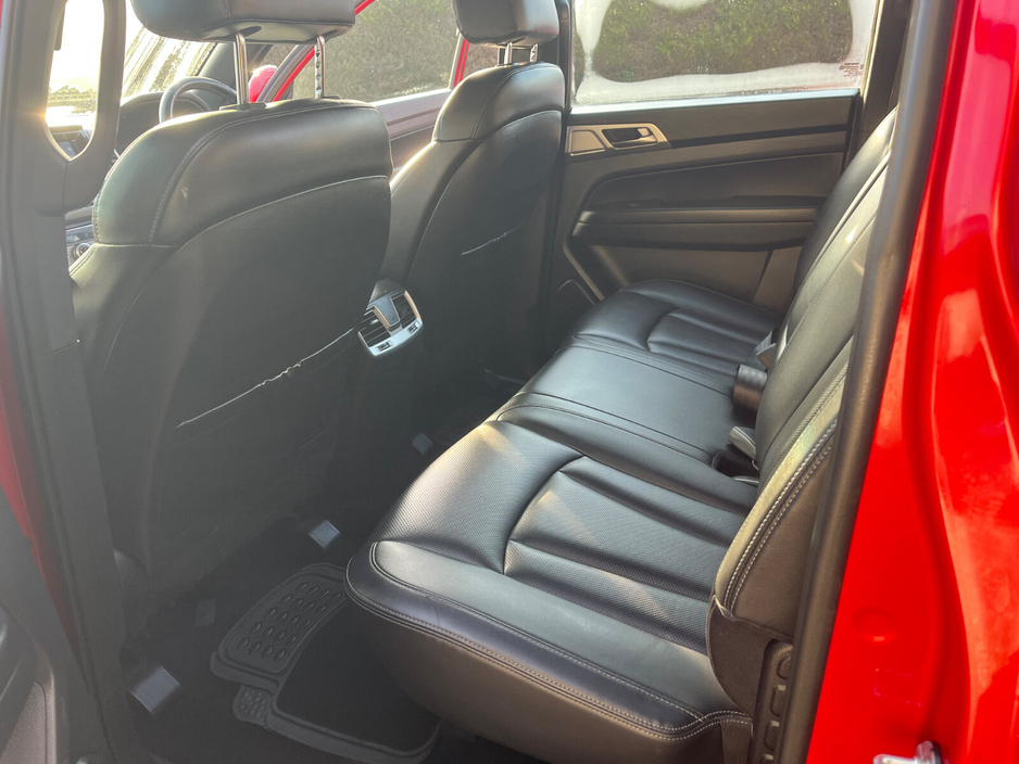 2020 Ssangyong Musso - image 17