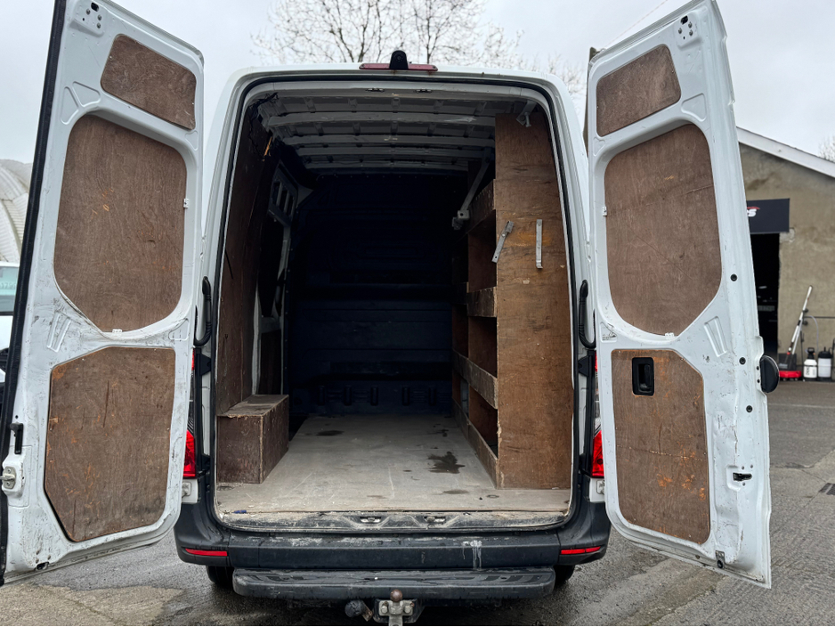 2019 Mercedes-Benz Sprinter - image 5