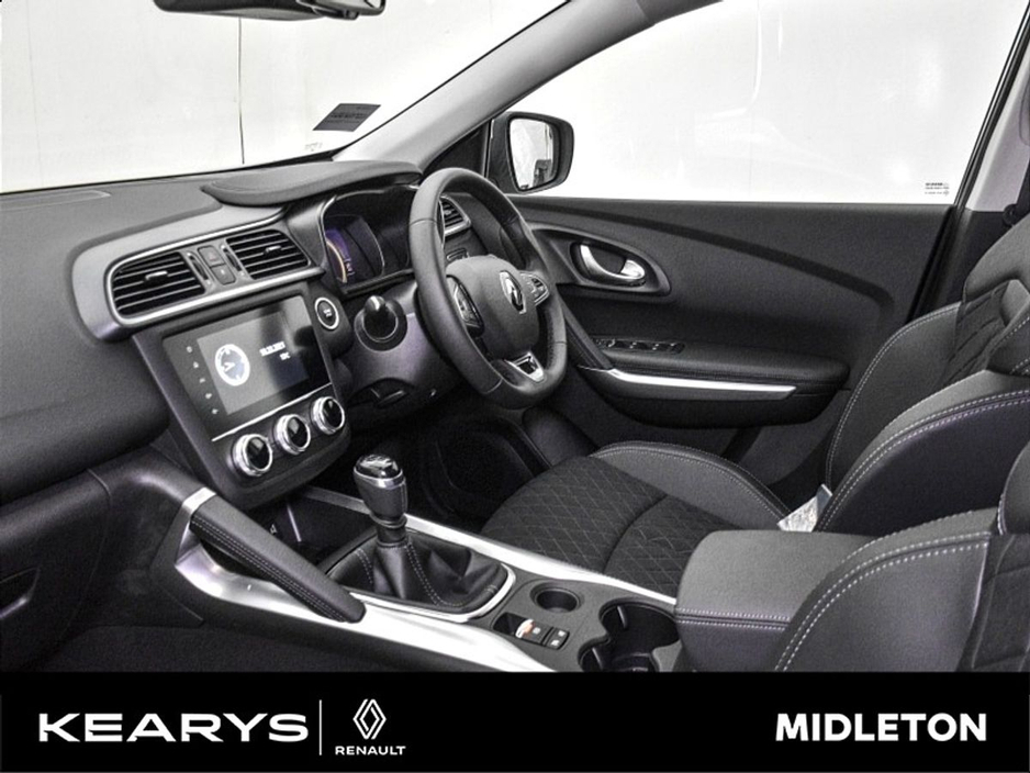 2020 Renault Kadjar - image 5
