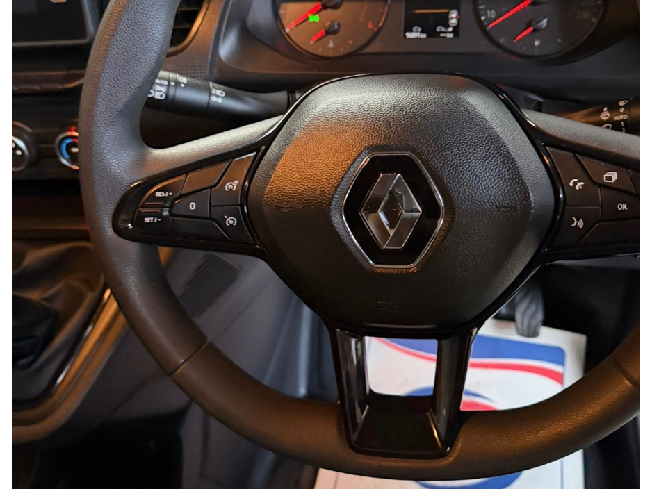 2023 Renault Kangoo - image 3