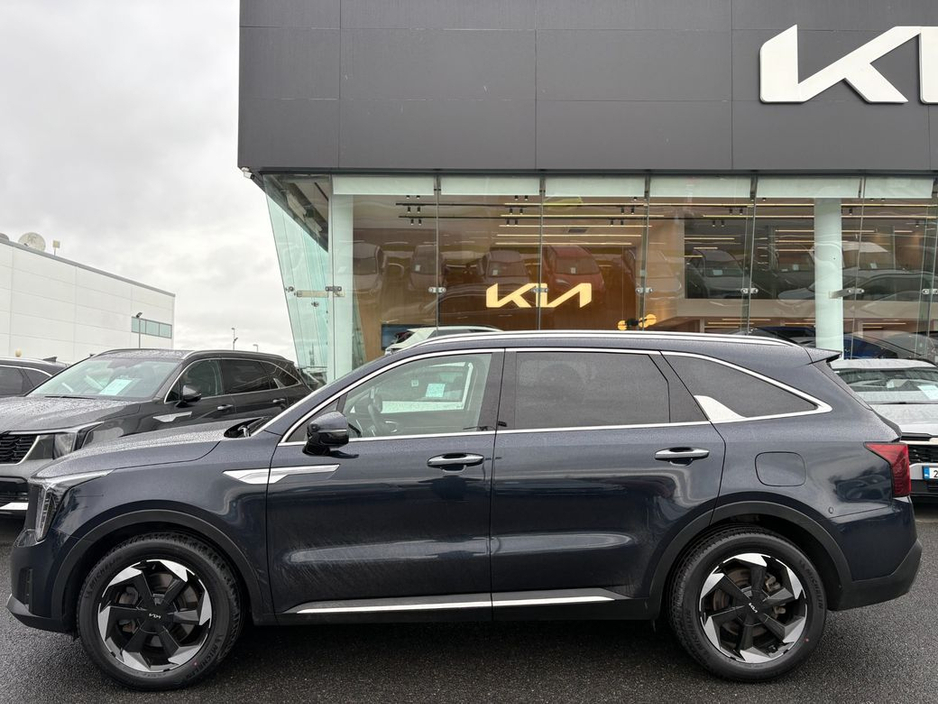 2024 Kia Sorento - image 3