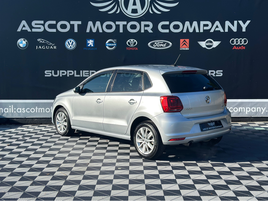 2015 Volkswagen Polo - image 8