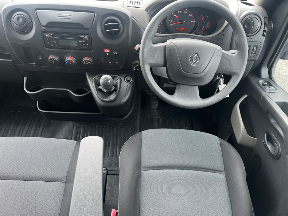2017 Renault Master - image 16