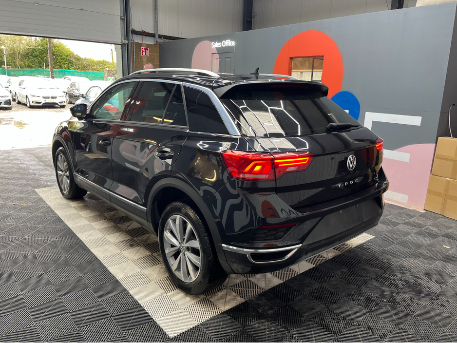 2020 Volkswagen T-Roc - image 4