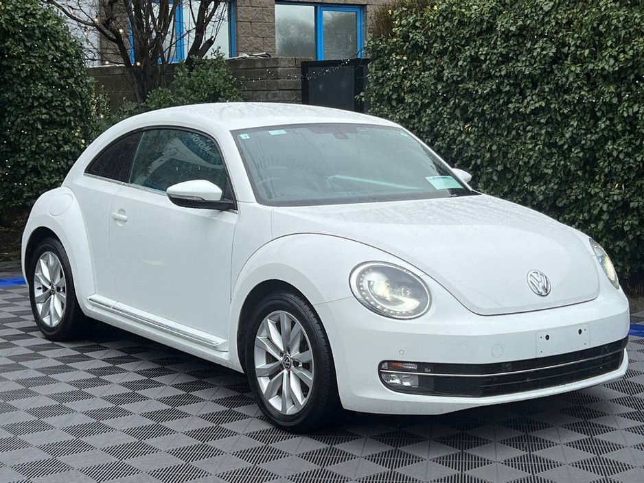 2014 Volkswagen Beetle DESIGN 1.2 TSI // LEATHER HEATED SEATS // PARKING SENSORS // 17" ALLOYS €11,950