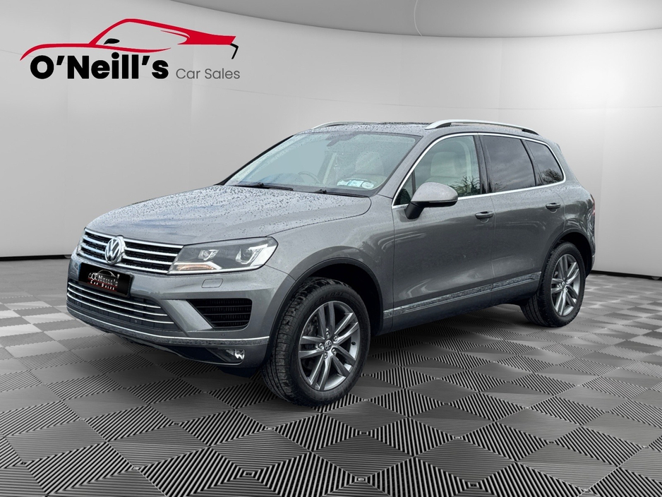 2016 Volkswagen Touareg - image 5