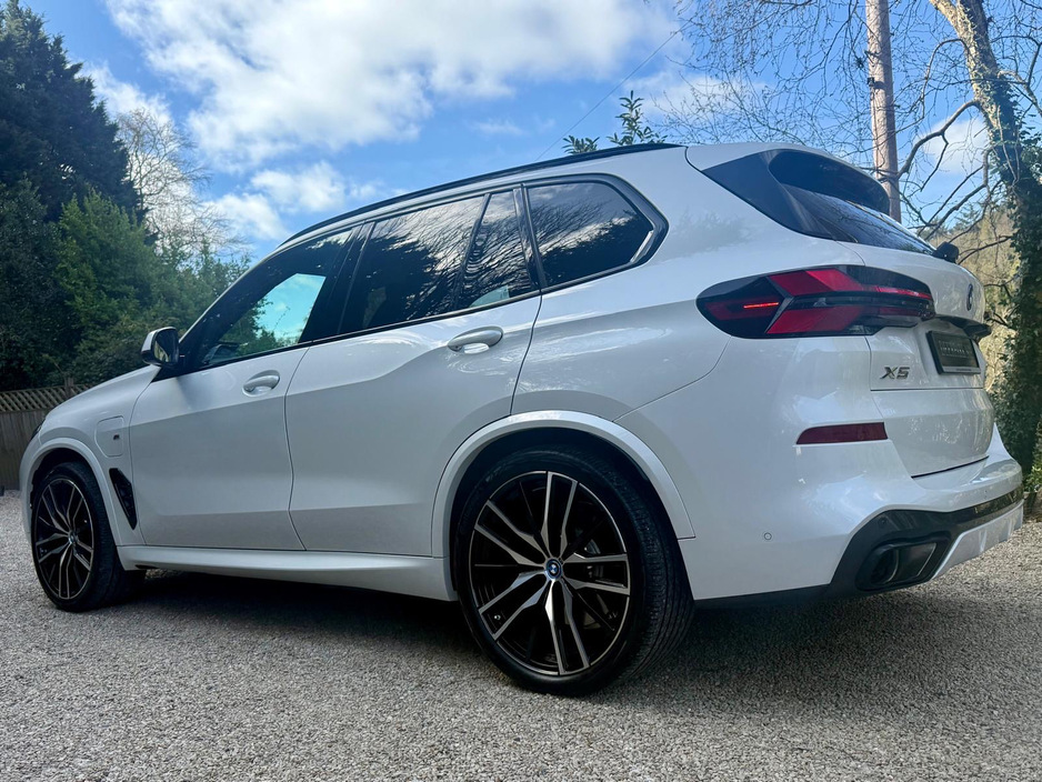 2025 BMW X5 - image 6
