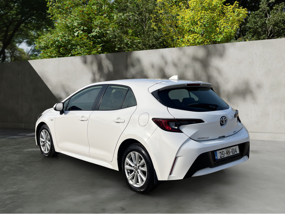 2025 Toyota Corolla - image 7