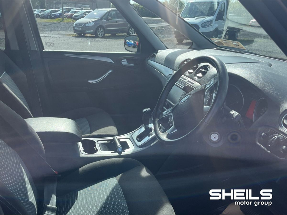 2014 Ford Galaxy - image 11