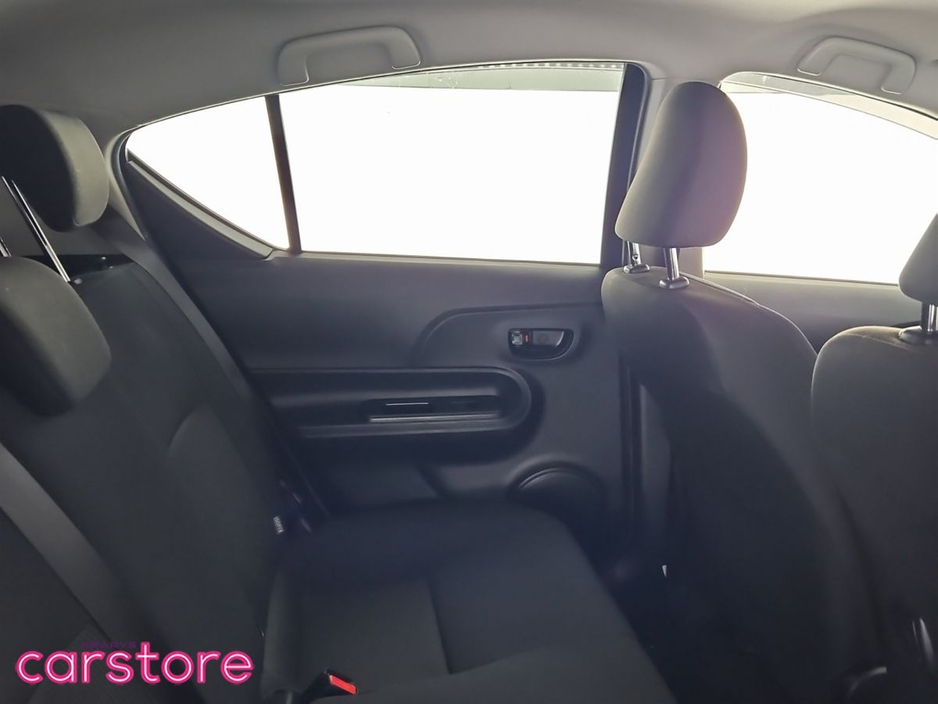 2019 Toyota Aqua - image 10