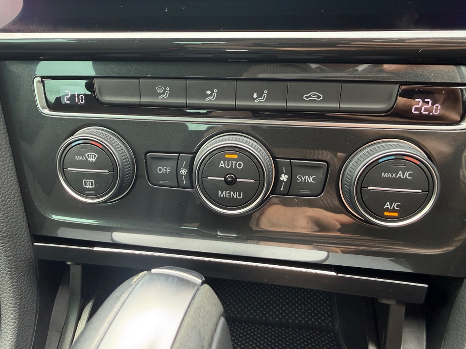 2020 Volkswagen Golf - image 15