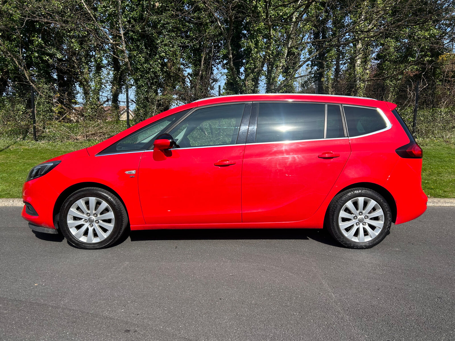 2017 Opel Zafira - image 9