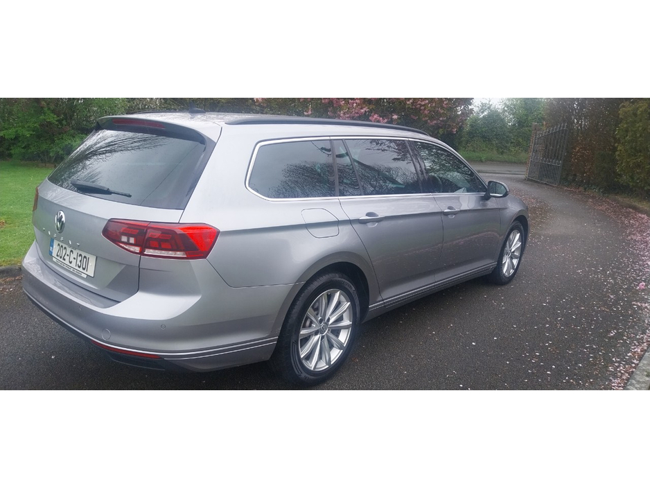 2020 Volkswagen Passat - image 6