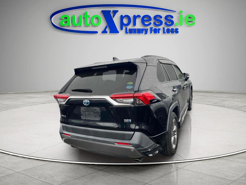 2021 Toyota Rav4 - image 10