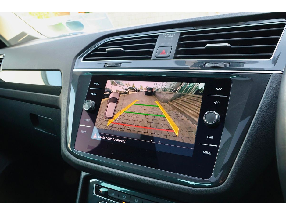 2020 Volkswagen Tiguan - image 20