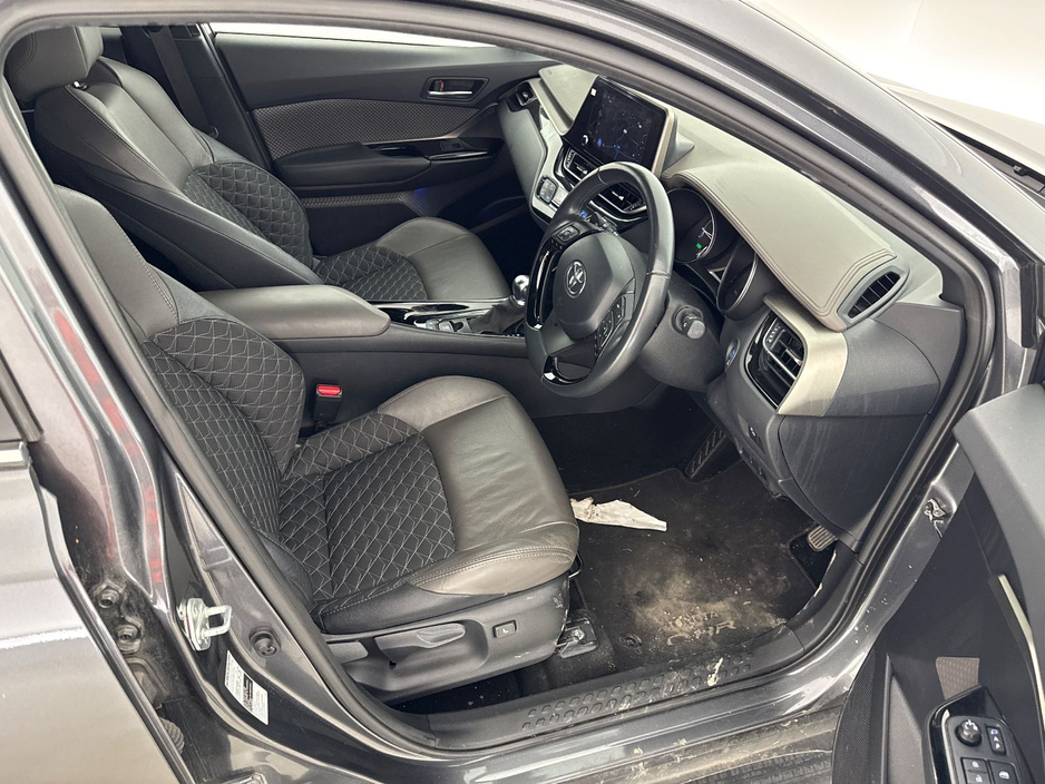 2022 Toyota C-HR HYBRID SOL 4DR AUTO