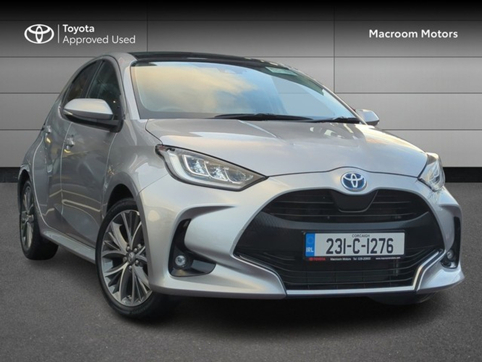 2023 Toyota Yaris FRESH SELECTION OF TRADE-INS YARIS 1.5 HYBRID PLATINUM