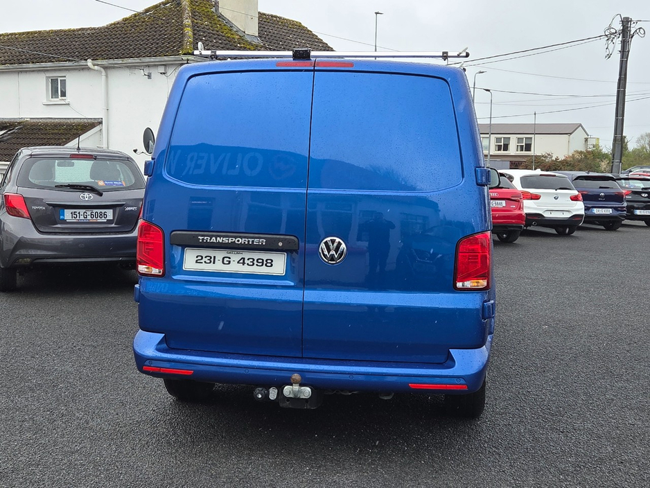 2023 Volkswagen Transporter - image 3
