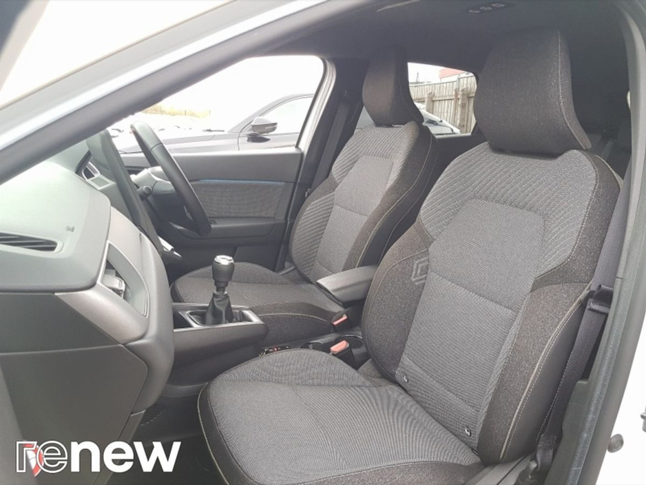 2024 Renault Captur - image 5