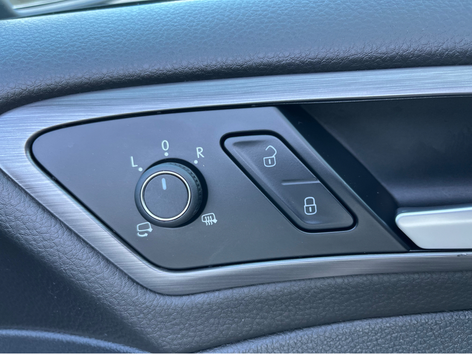 2019 Volkswagen Golf - image 11