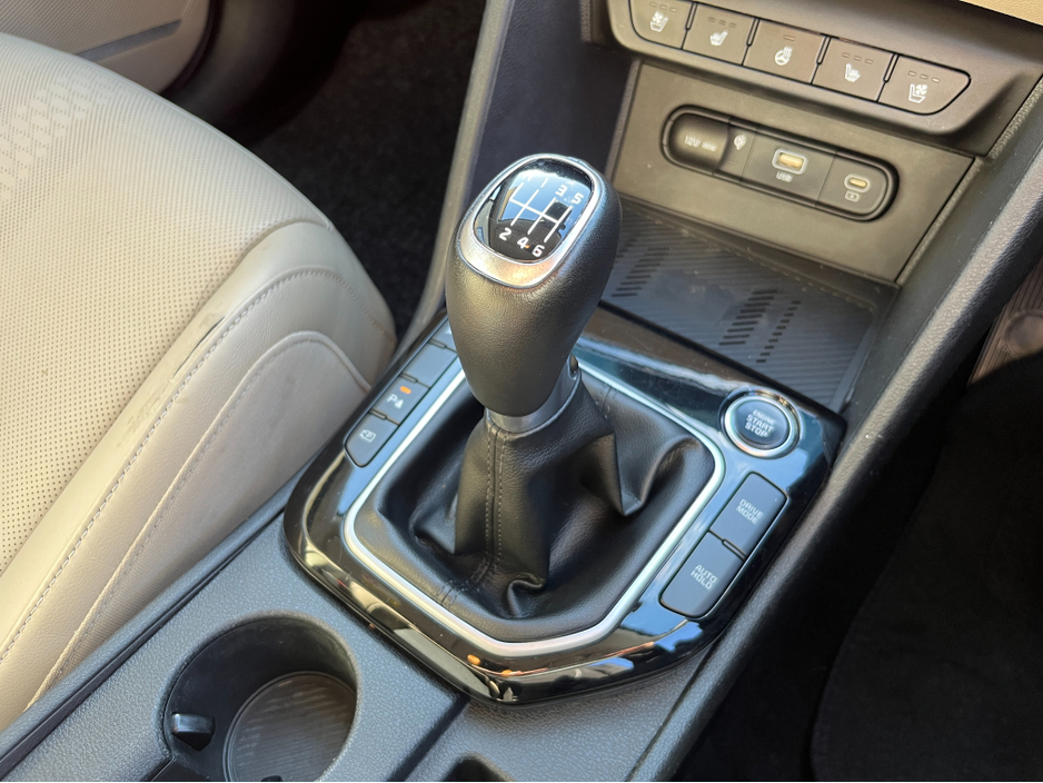 2022 Kia Sportage - image 20