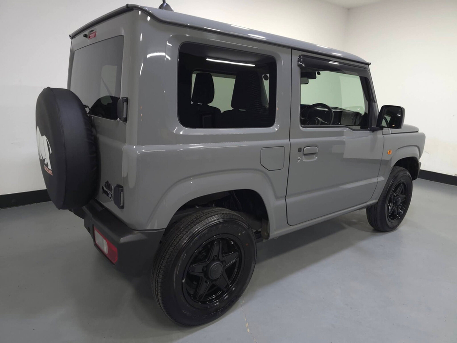 2023 Suzuki Jimny - image 5