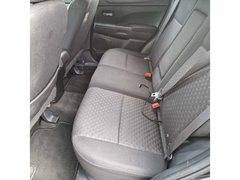 2010 Mitsubishi ASX - image 10