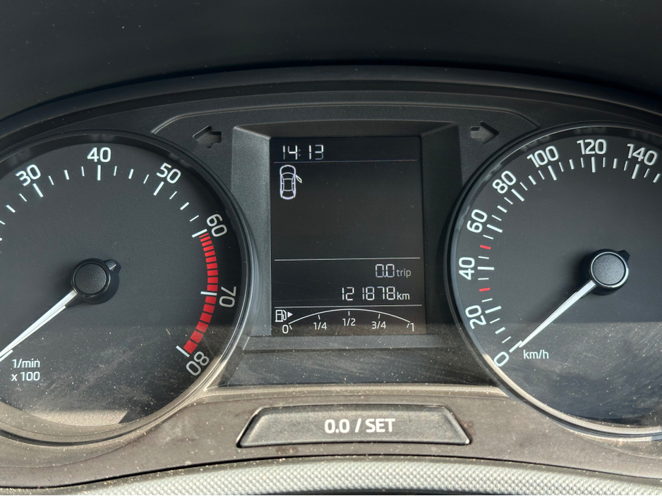 2015 Skoda Fabia - image 11