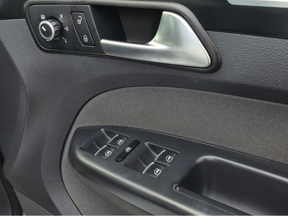 2012 Volkswagen Touareg 1.4 TSI HIGHLINE EDITION 7 SEATER ALLOYS SIMI DEALER - SPECIALISING IN IMPORTS OF GERMAN AUTOMATIC HI SPEC CARS