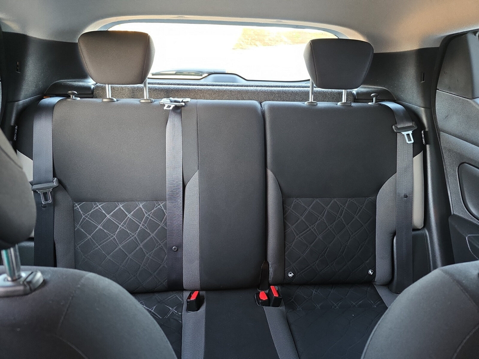 2017 Nissan Micra - image 10