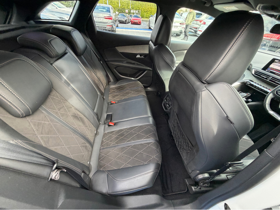 2020 Peugeot 3008 - image 29