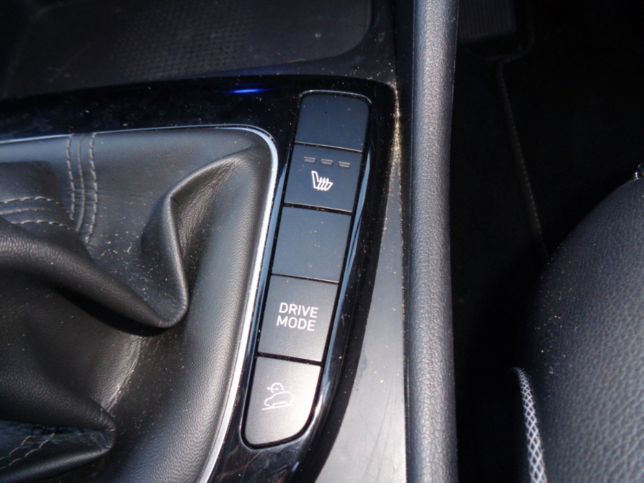 2022 Hyundai Tucson - image 9