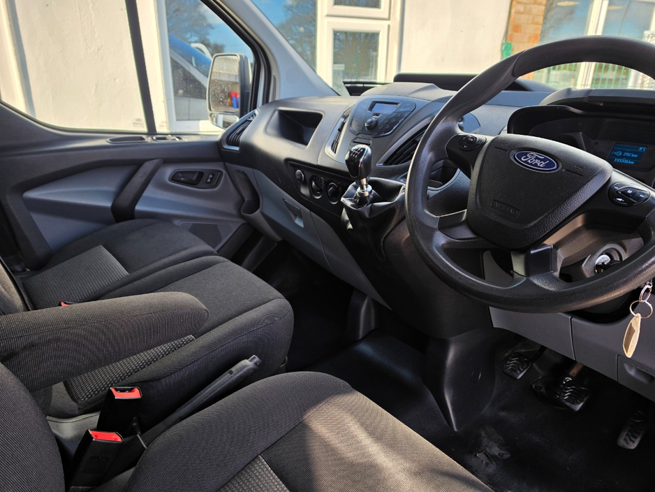 2018 Ford Transit Custom - image 14