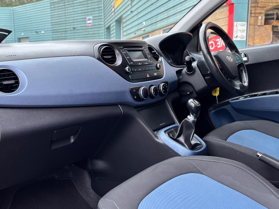 2015 Hyundai i10 - image 7