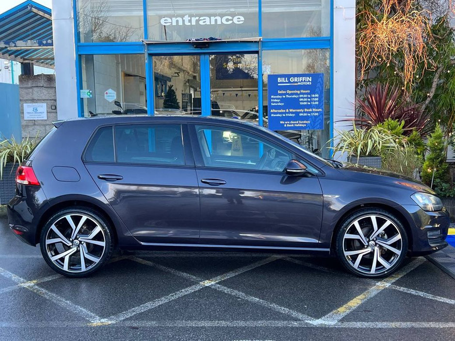 2015 Volkswagen Golf LOUNGE EDITION 1.2 TSI AUTO // NEW 19" R-LINE ALLOYS // REVERSE CAMERA // NEW NCT 03/27 €14,900