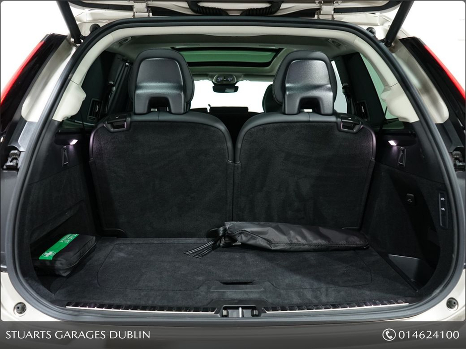 2025 Volvo XC90 - image 34