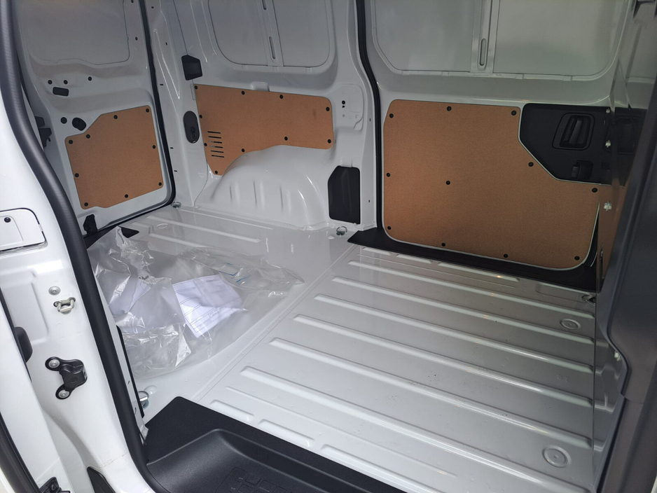 2025 Opel Vivaro - image 10