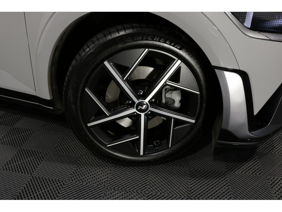 2025 Hyundai Ioniq 5 N LINE 84 kWh EV €43,995