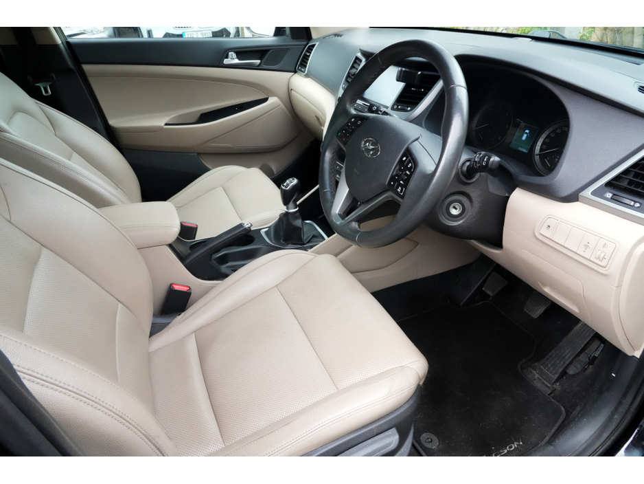 2018 Hyundai Tucson - image 2