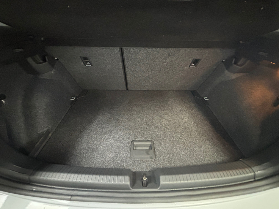 2018 Volkswagen Polo - image 13