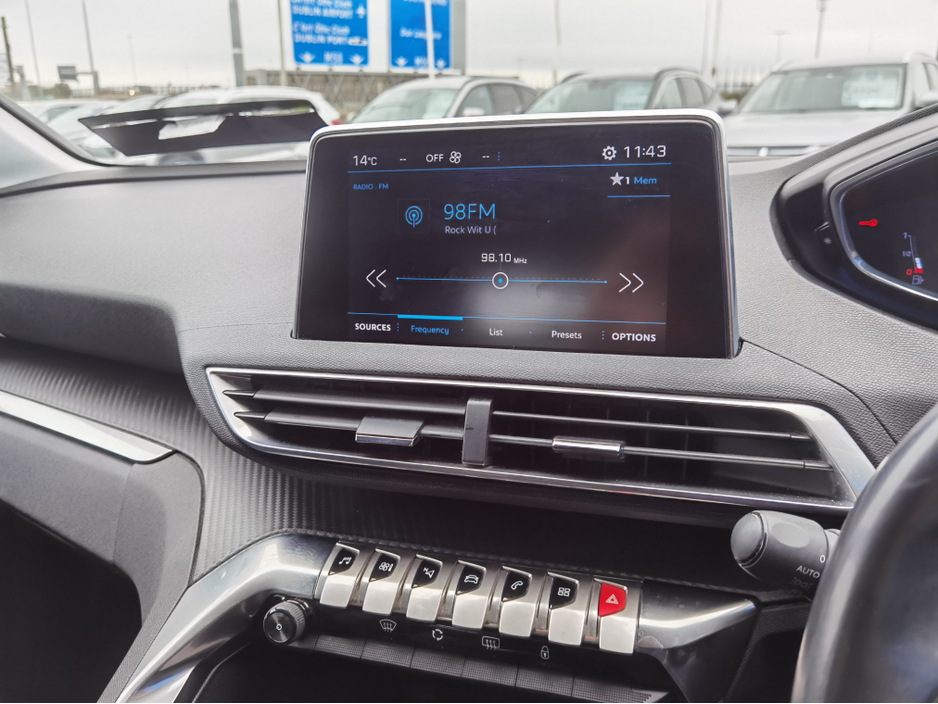 2017 Peugeot 3008 - image 15