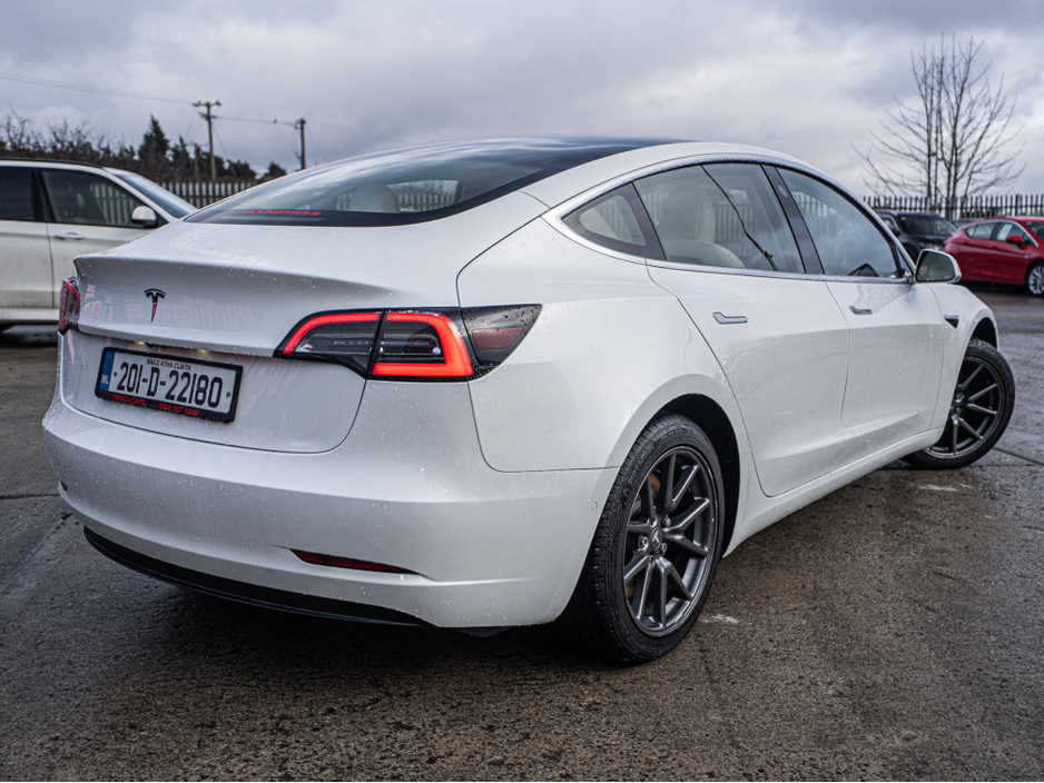 2020 Tesla Model 3 - image 2