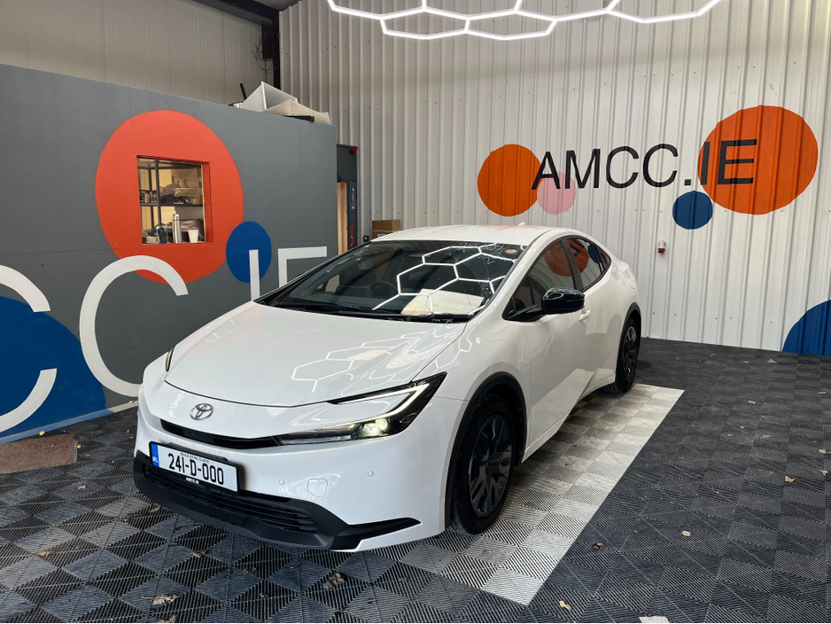 2024 Toyota Prius - image 5