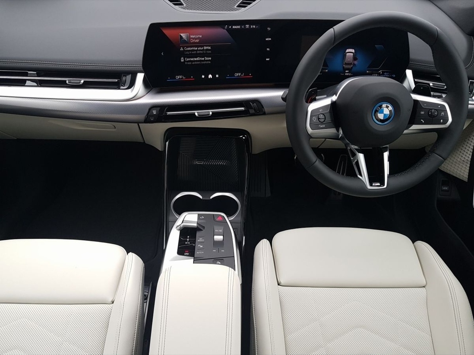 2026 BMW X1 - image 4