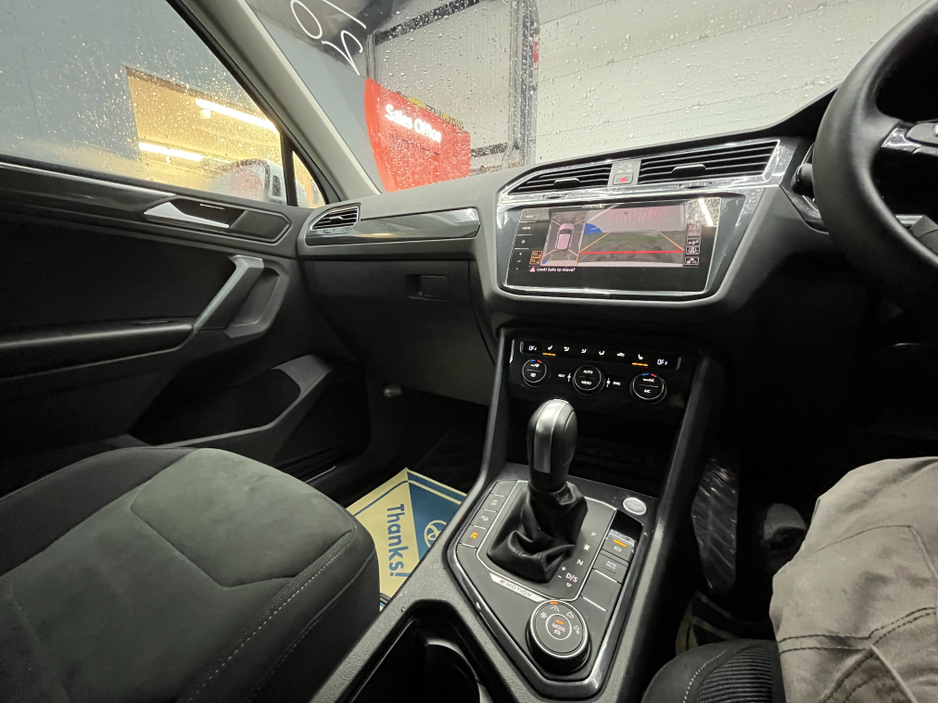 2020 Volkswagen Tiguan - image 20